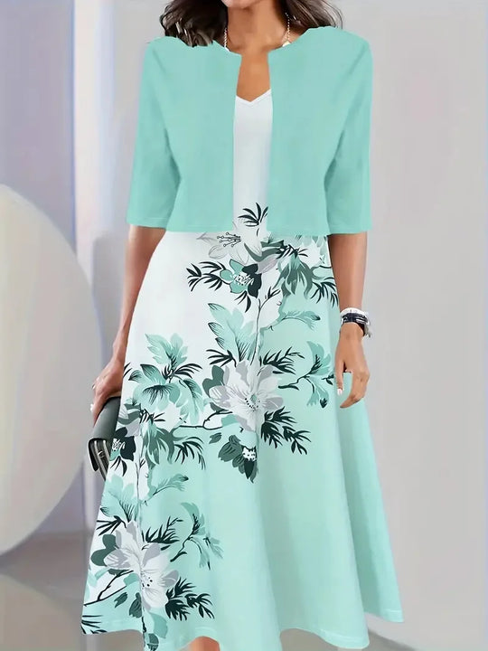Versatile women's elegant long dress, ideal for daytime comfort or evening chic.