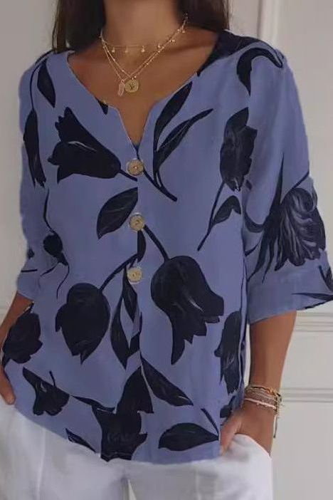 Fashionable women's elegant blouse, long sleeves, offering a polished and versatile style for ladies.
