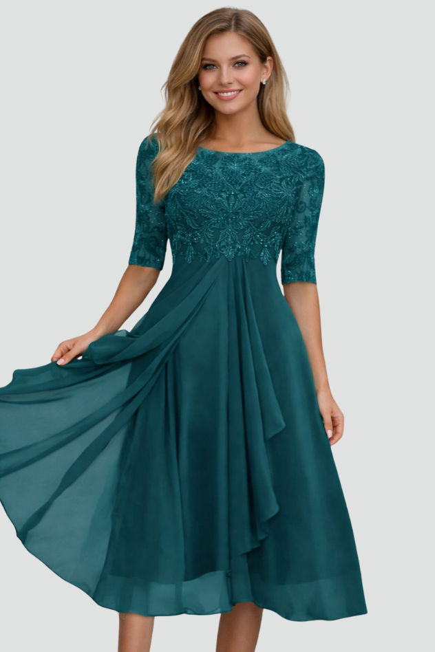 Chic women's special occasion midi dress, elegant three-quarter sleeves, ideal for evening parties.