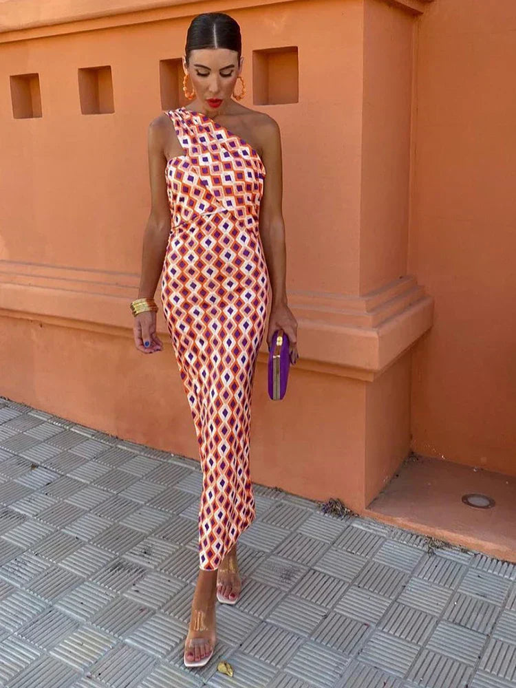 Elegant women's one-shoulder maxi dress with geometric print, perfect for summer parties & occasions.