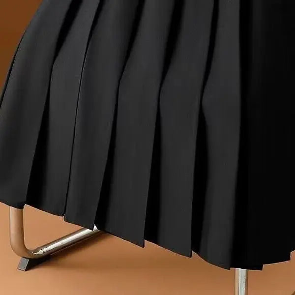 Versatile women's elegant pleated A-line midi skirt, a comfortable and chic choice for any occasion.