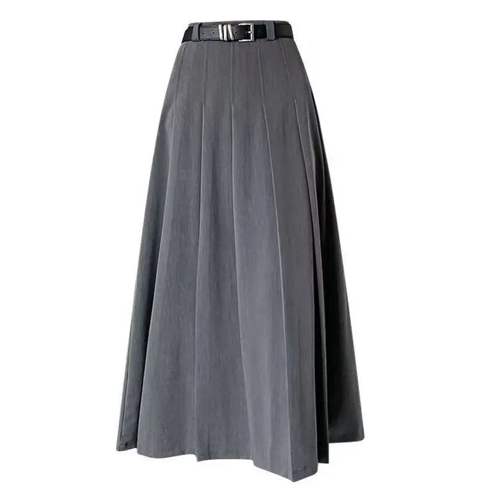 Stylish women's pleated A-line midi skirt, an elegant and classic piece for a sophisticated everyday look.