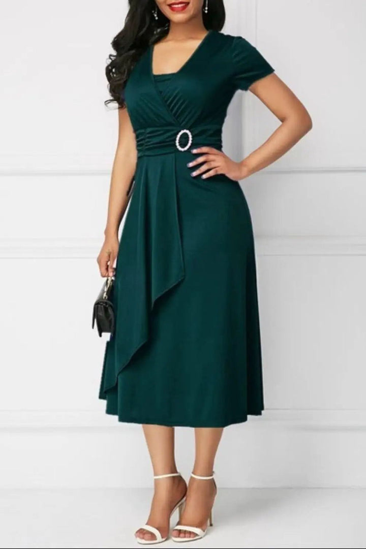 Flattering women's printed midi dress, an elegant and comfortable party dress for spring/summer events.