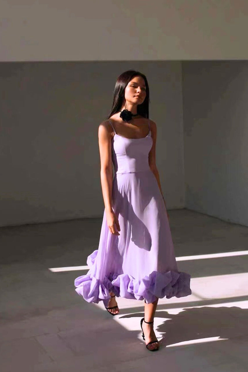 Women's elegant spaghetti strap maxi dress, ideal for homecoming, proms, or as a wedding guest outfit.