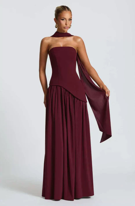 Elegant women's strapless maxi dress, a flowing formal gown perfect for evening parties & special occasions.