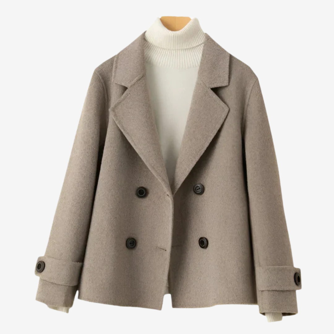 Stylish women's tailored jacket, a comfortable and versatile long-sleeve blazer for sophisticated smart casual fashion.