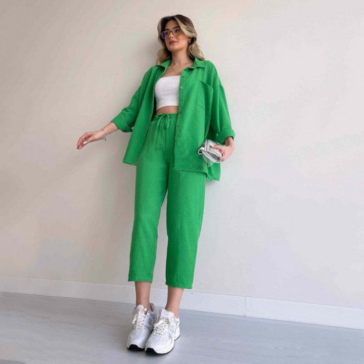 Comfortable & versatile women's linen two-piece matching set. Ideal for casual wear & summer lounge outfits.