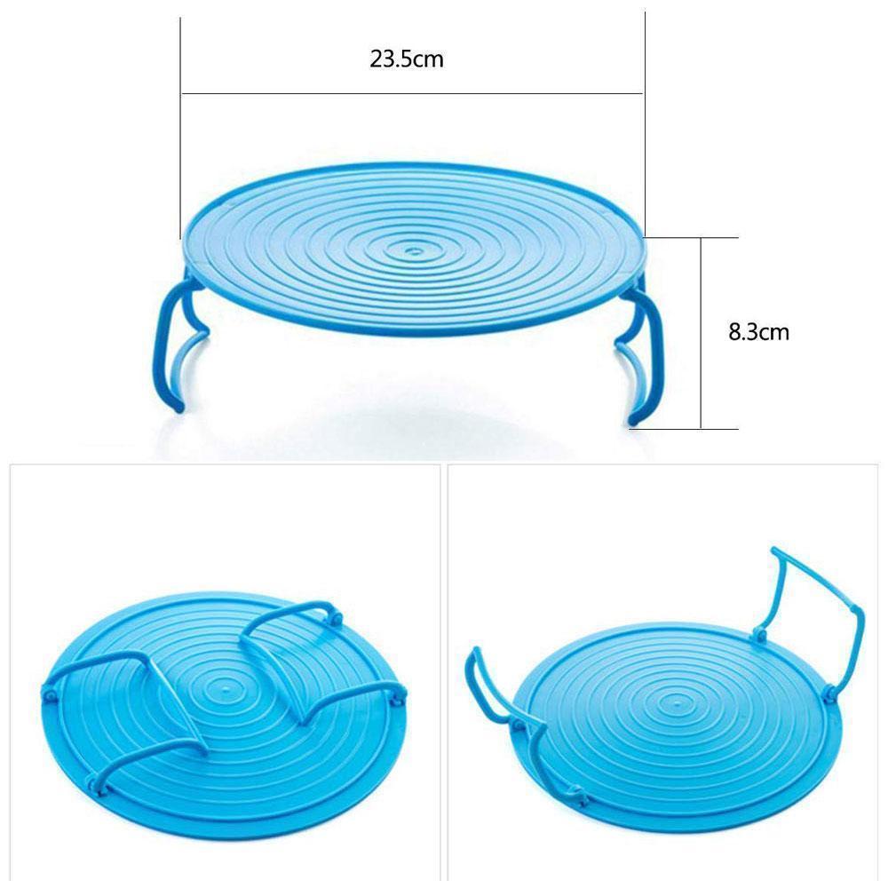 Household microwave trays (2), foldable design for easy storage and convenient food heating.