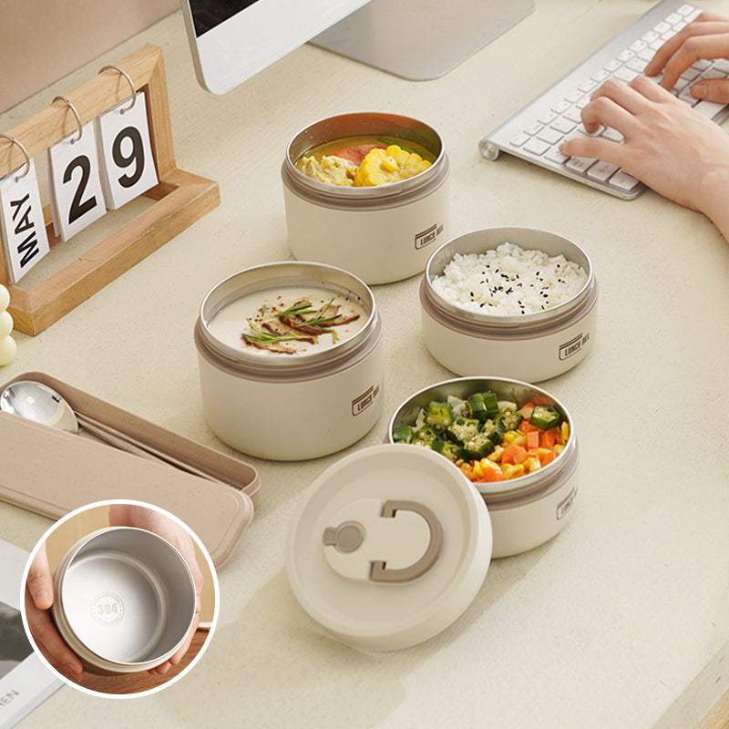 Insulated food container for warm meals, featuring a secure leakproof seal in black