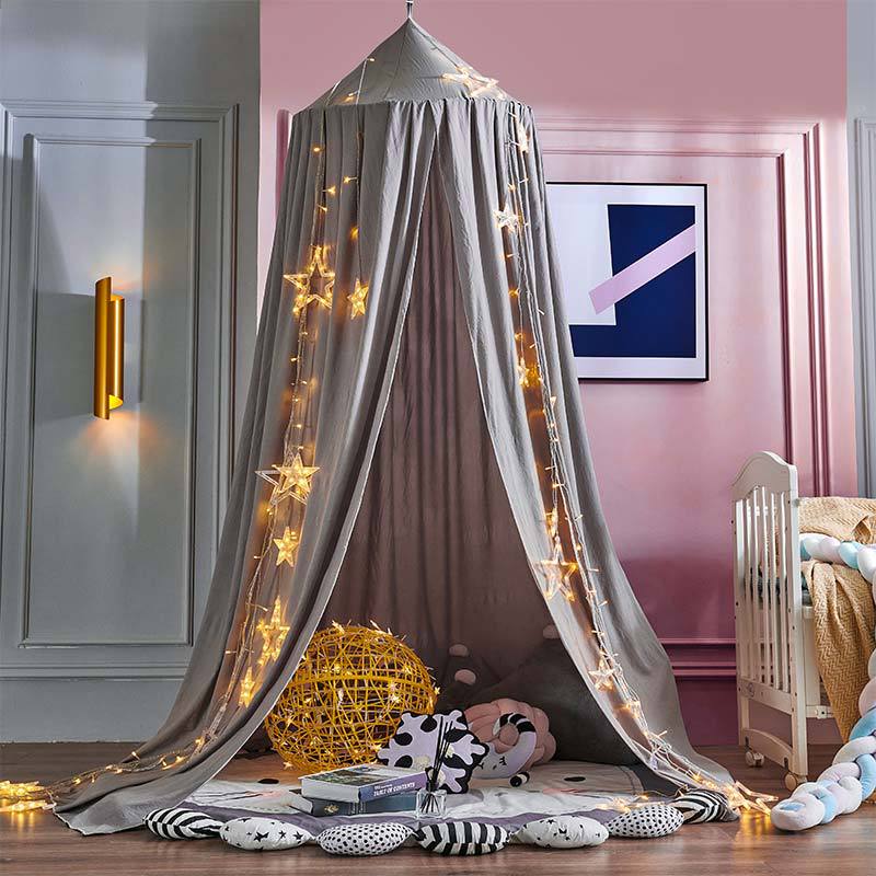 Decorative child's bed canopy, soft polyester net for a comfortable and enchanting sleep space.