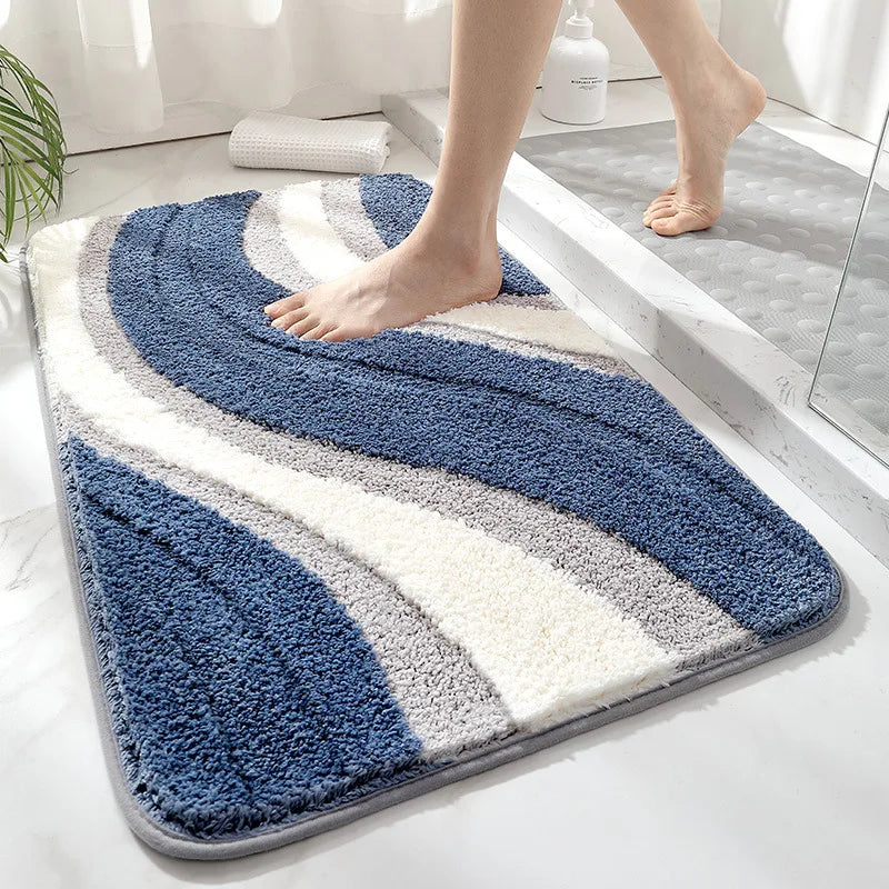 Luxurious organic weave bath rug in cloud-soft comfort. Perfect for elegant bathroom decor & home comfort.