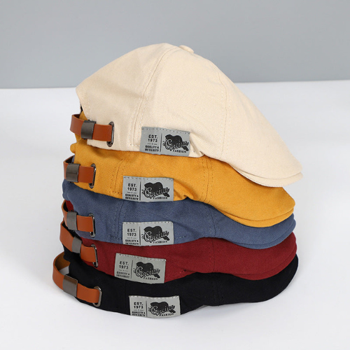 New men's adjustable beret, a modern & elegant hat for stylish gentlemen.