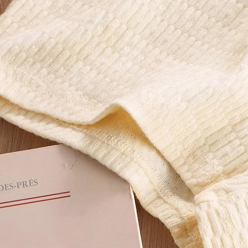 Packaging of men's antibacterial breathable boxer briefs, highlighting features