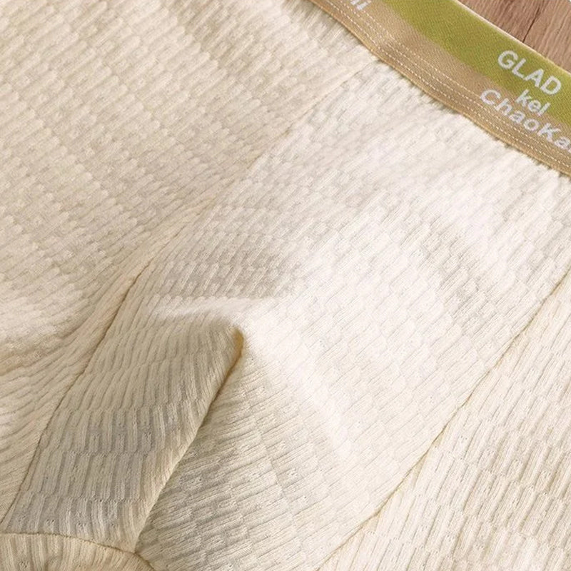 Men's antibacterial breathable stretch cotton boxer briefs, showing flexibility