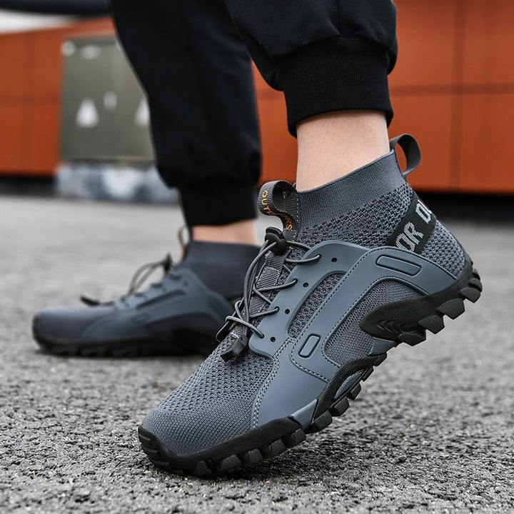Non-slip men's barefoot sock shoes, comfortable and quick-dry for various athletic pursuits & daily wear.