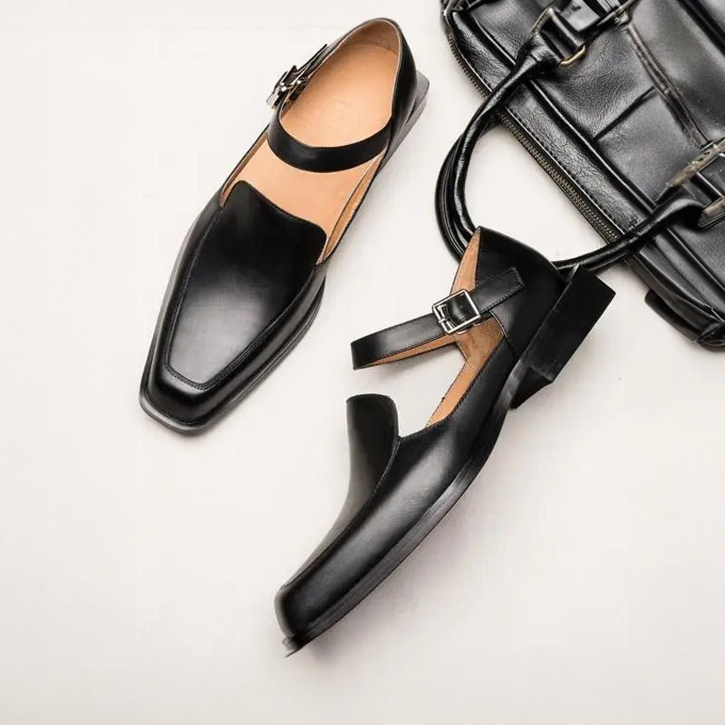 Modern men's closed-toe flat sandals with adjustable ankle strap, ideal for versatile everyday & semi-formal style.