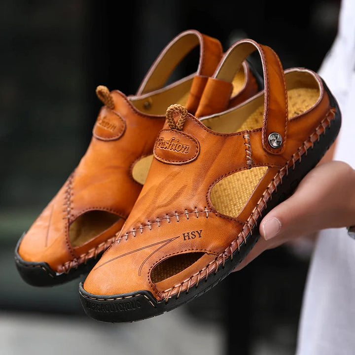 Easy slip-on men's cushioned closed-toe sandals, perfect for casual summer comfort and daily wear.