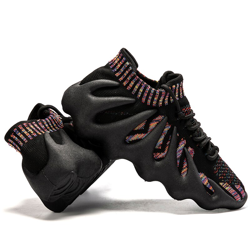 Versatile men's lightweight sneakers with breathable mesh for walking and active lifestyles.