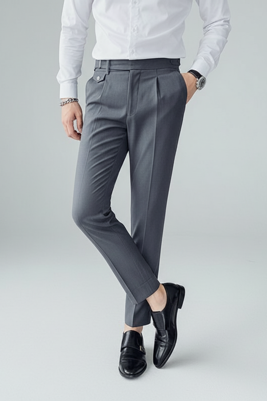 Professional men's tailored pleated trousers, comfortable for daily office wear & elegant business settings.