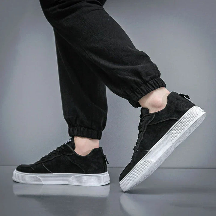 Men's Carrington Court casual sneakers, court-inspired for everyday comfort. Modern, lace-up, versatile walking shoes.