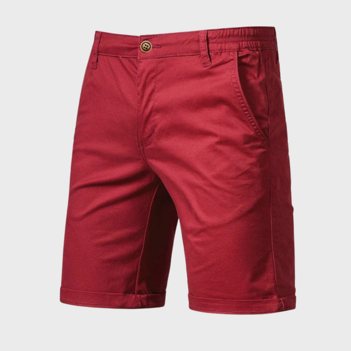 Simple yet stylish men's casual shorts, made of cotton for relaxed summer and everyday comfort.