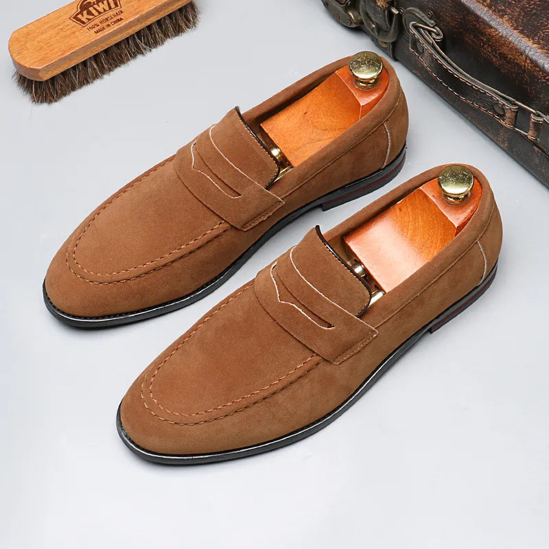 Elegant men's loafers for sophisticated casual wear, featuring a comfortable slip-on design for versatile fashion.
