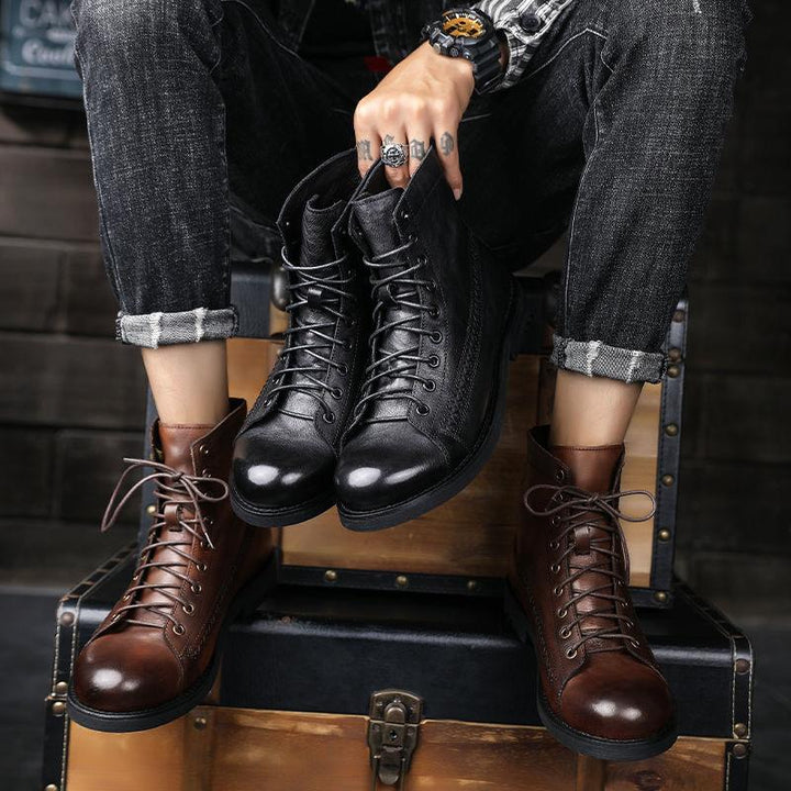 Timeless men's ankle boots, classic yet modern, ideal casual or dress boots for sophisticated style.