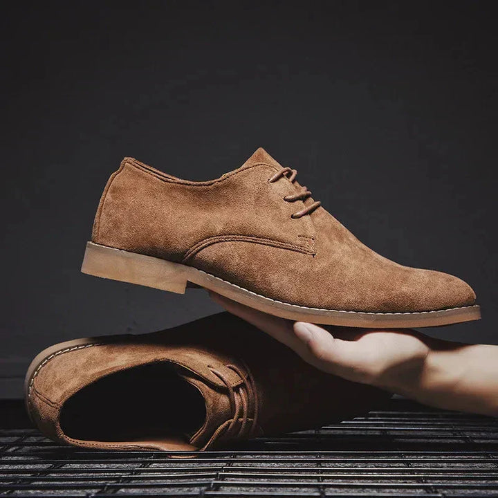 Comfortable men's lace-up Oxford dress shoes. Versatile for business, formal occasions, or smart casual outfits.