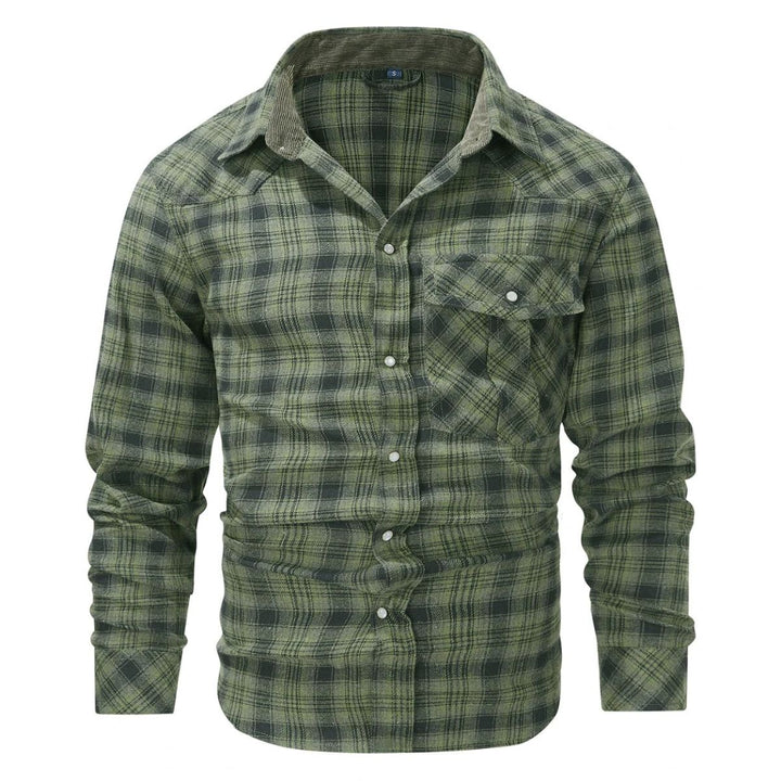Men's classic checked long-sleeve shirt for autumn & winter. Versatile casual men's fashion clothing.