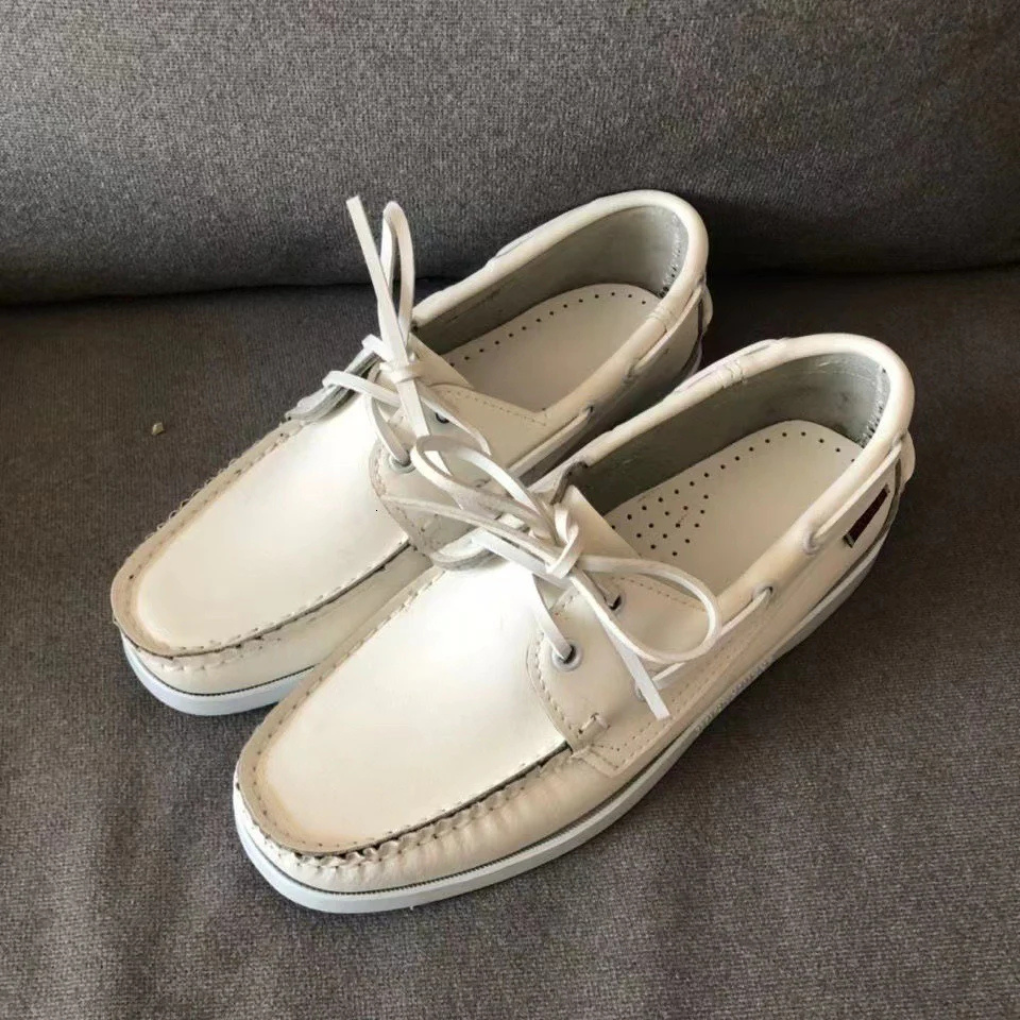 Men's comfortable classic boat shoes, versatile lace-up deck shoes for casual wear, summer style & nautical looks.