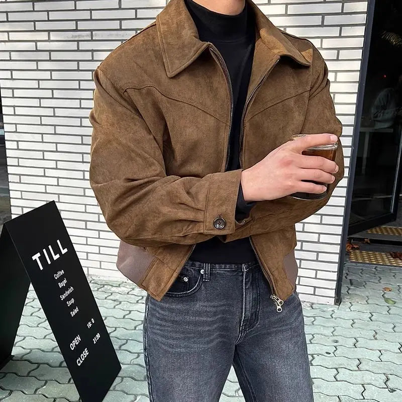 Men's classic everyday jacket, versatile style for autumn. Comfortable zip-up outerwear in a timeless design.