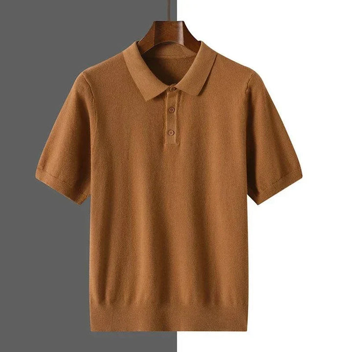 Classic men's polo shirt, short sleeve, button placket. Ideal for everyday style & versatile casual wear.
