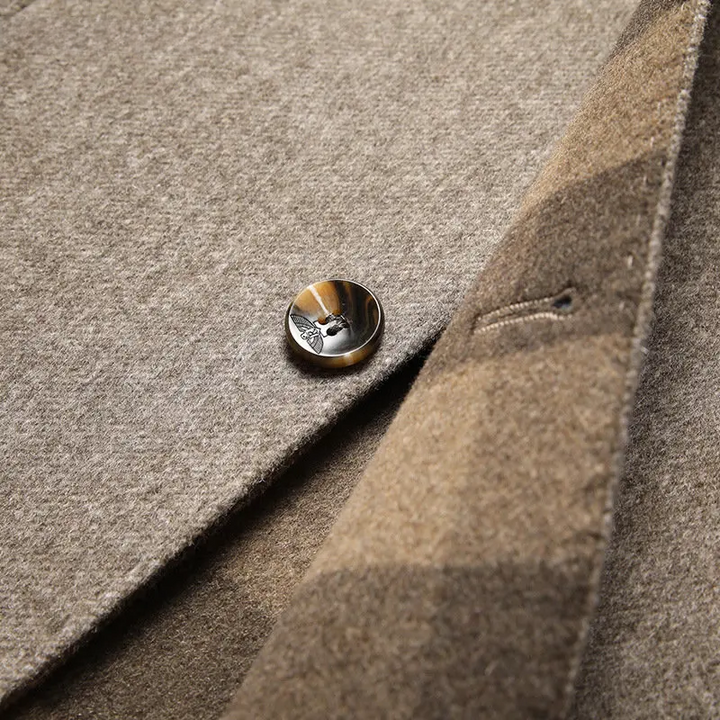 Comfortable men's classic mid-length wool-cashmere coat. Timeless style, ideal for elegant fall outerwear.