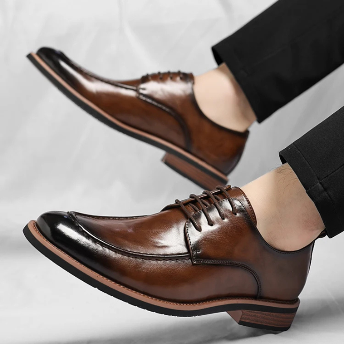 High-quality men's burnished oxford shoes, cushioned for comfort and a refined business fashion statement.