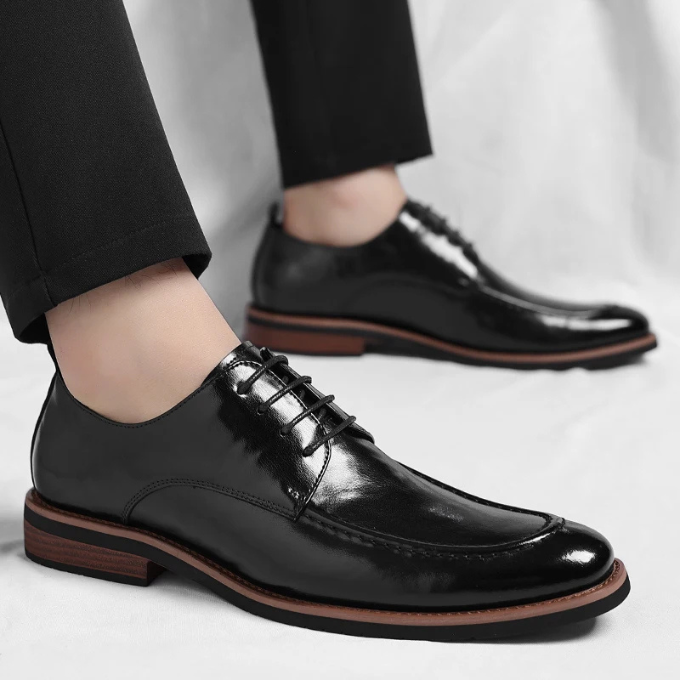 Premium men's classic oxford dress shoes with a unique burnished finish, designed for formal occasions.