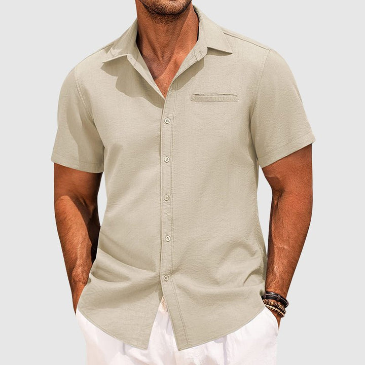 Men's classic button-down summer shirt, short-sleeve design with a practical chest pocket, casual elegance.