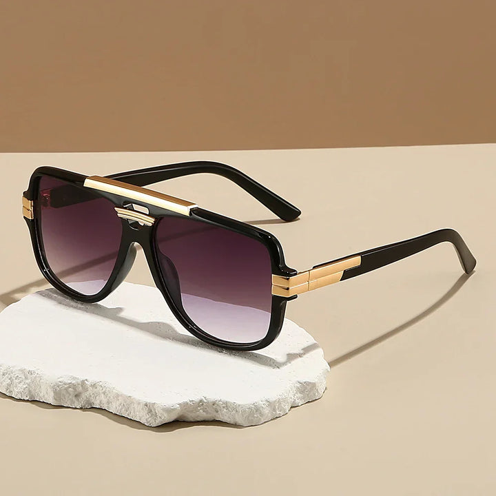 Stylish men's classic UV400 protective shades, essential men's fashion eyewear for everyday protection.