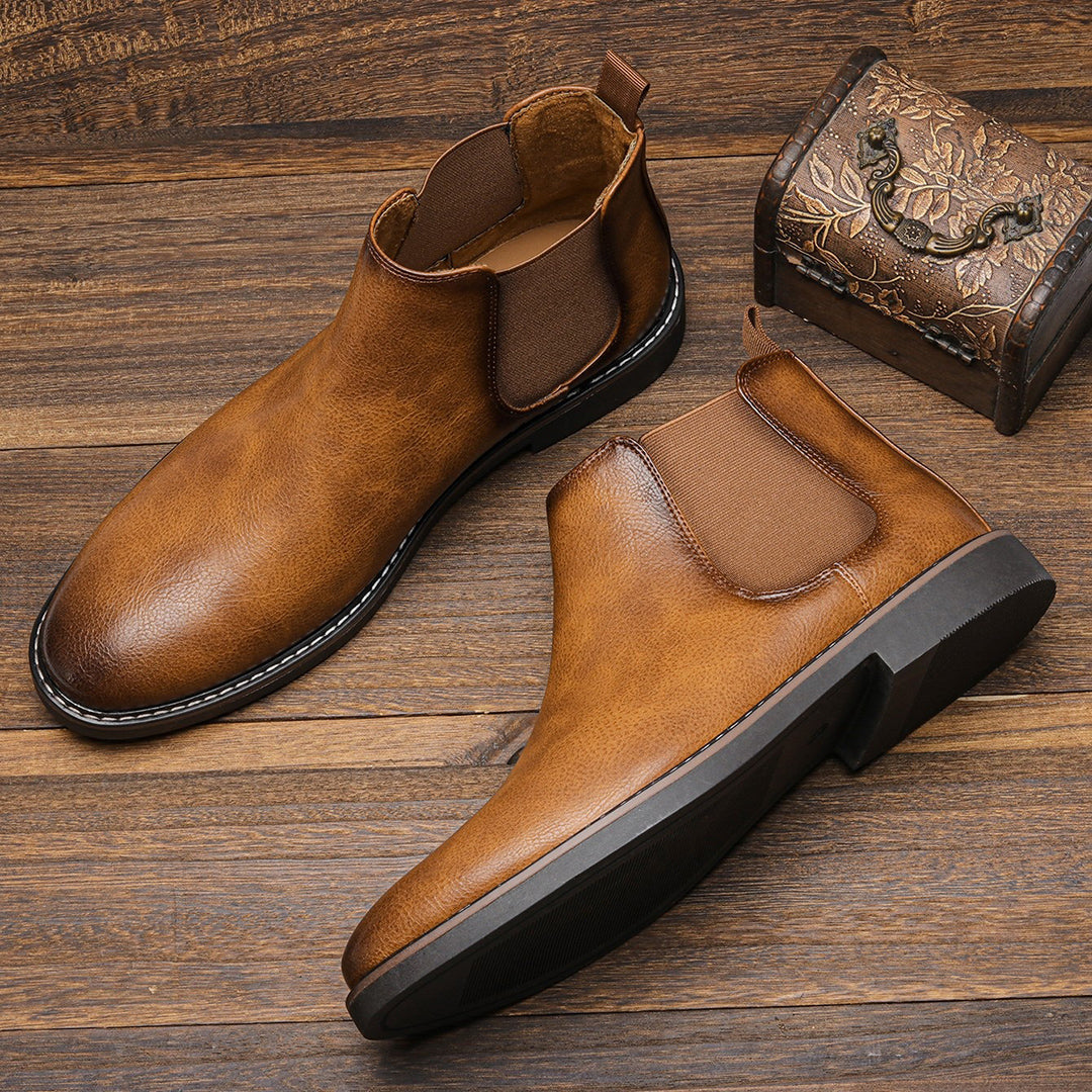 Stylish men's ankle boots, Chelsea style, made from high-quality distressed brown leather