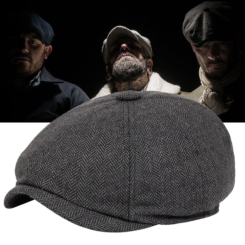 Textured men's vintage flat cap, a classic gentleman's hat. Stylish fashion accessory for a timeless look.