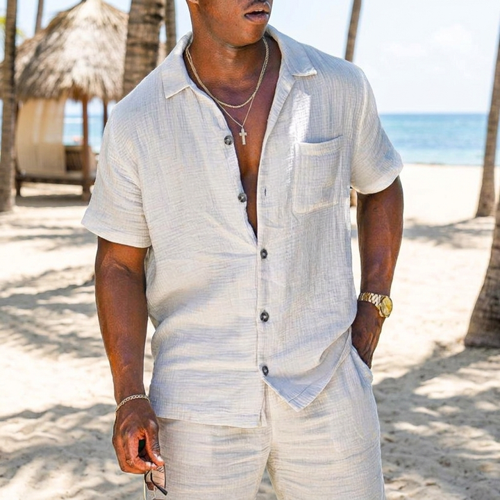 Men's comfortable knitted two-piece outfit in a relaxed fit, perfect for summer casual wear or beach holidays.