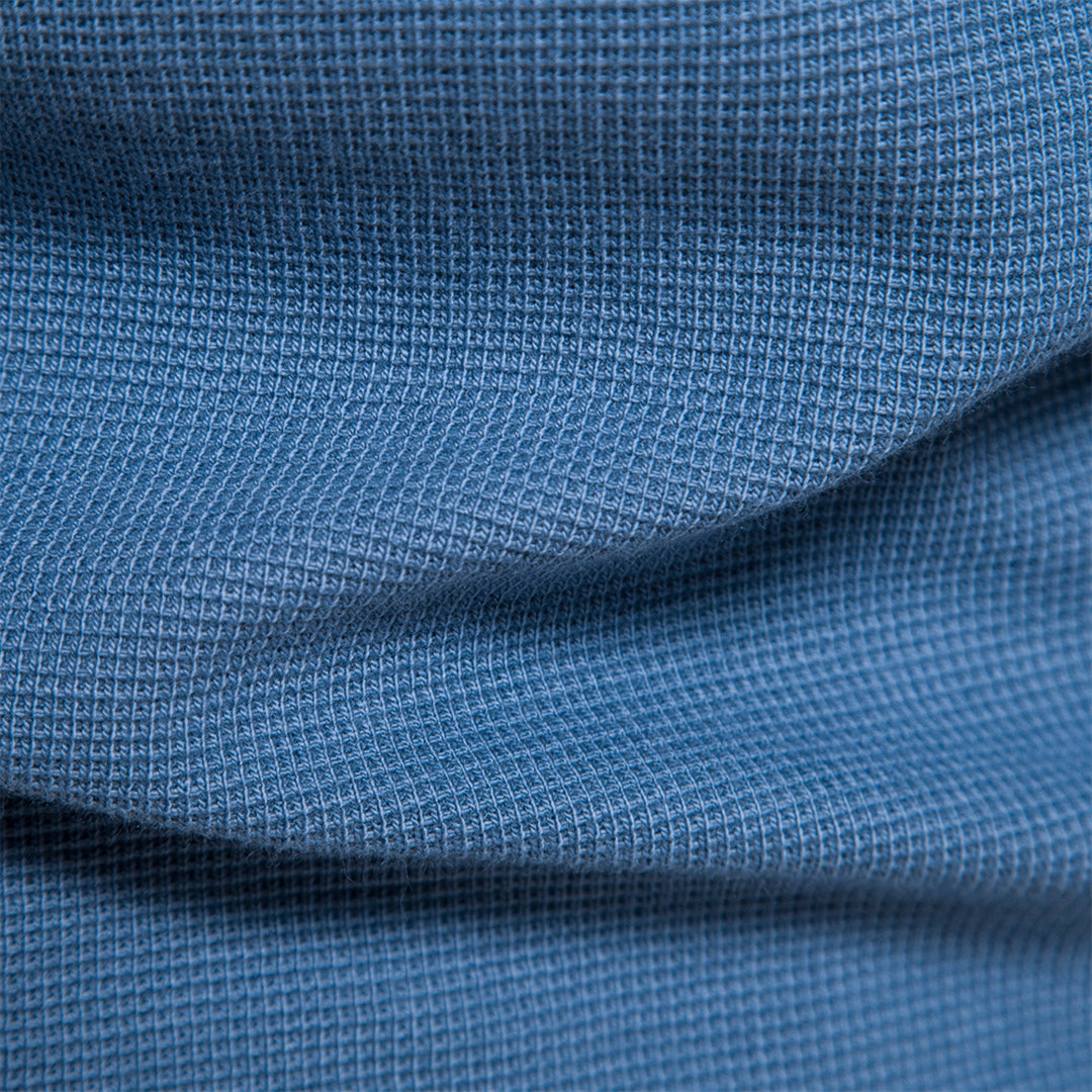 Men's long sleeve everyday shirt, a comfortable casual top for versatile autumn & winter outfits.