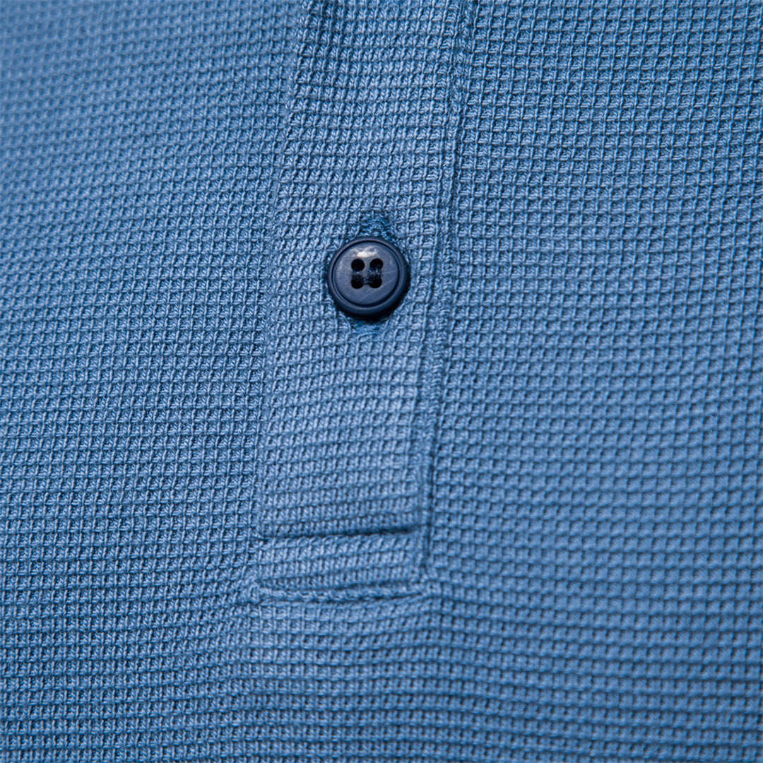 Stylish men's long sleeve top, a versatile casual shirt for autumn & everyday comfort.