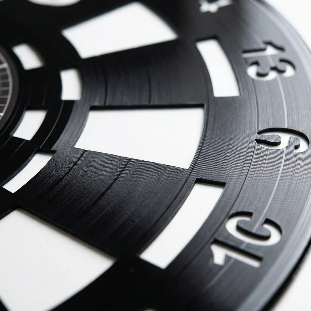 Unique silent sweep dartboard wall clock. Quartz movement, ideal for man caves & game rooms. Enhances home decor.