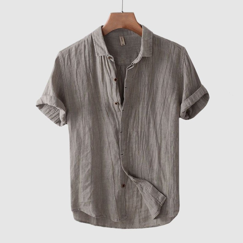 Effortless men's short sleeve shirt, a comfortable casual top with a textured fabric. Perfect for summer and warm days.