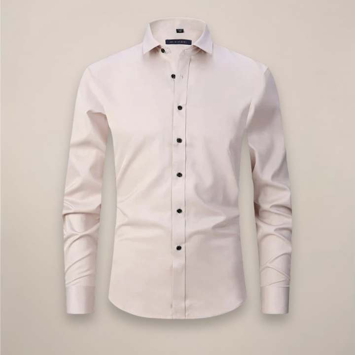 Men's everyday tailored button-up shirt in a classic plaid, perfect for a relaxed yet sophisticated look.