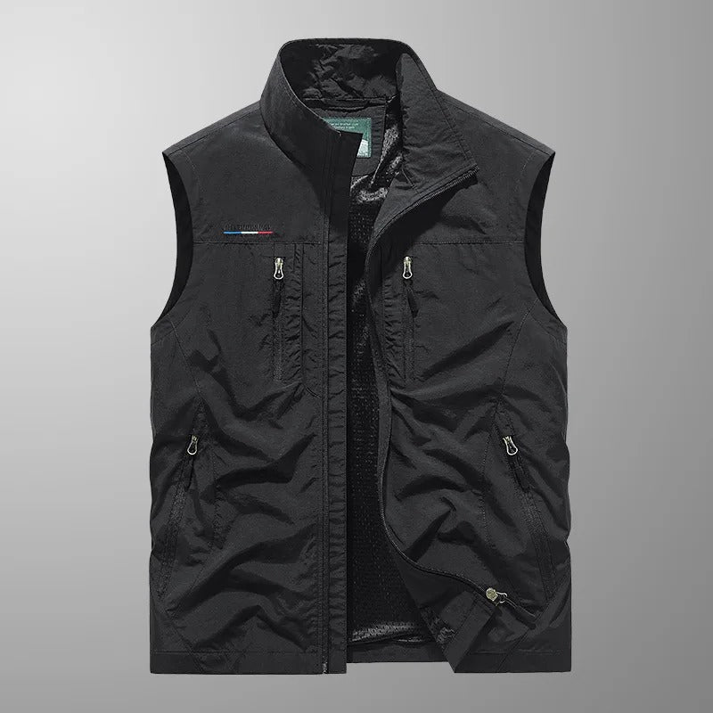 Durable men's full zip hiking vest. Ideal for outdoor adventures, providing warmth, freedom of movement, and agility.