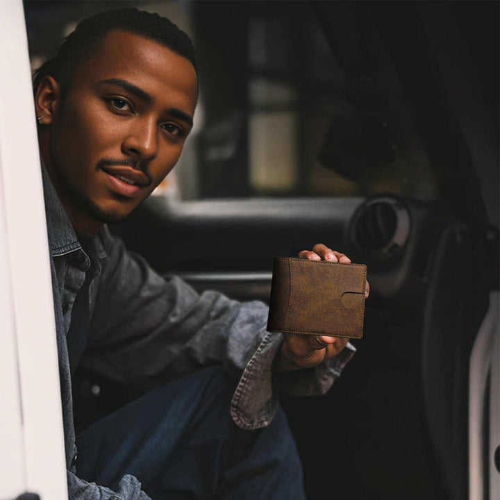 Men's RFID blocking bifold wallet, genuine leather, in a gift box packaging