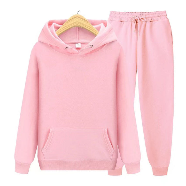 Cozy men's fall & winter tracksuit set. Insulated athletic wear for outdoor activities & casual comfort.