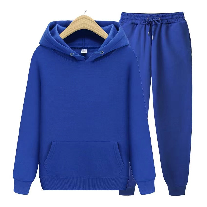 Versatile men's cozy set. Insulated tracksuit for gym, sport, and casual comfort in cold weather.