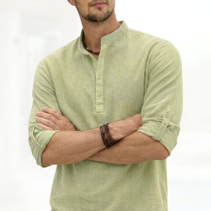 Casual men's grandad collar shirt. Stylish, lightweight button-up, ideal for summer.